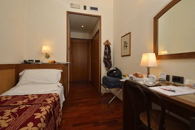 Ariosto Hotel Милан Экстерьер фото